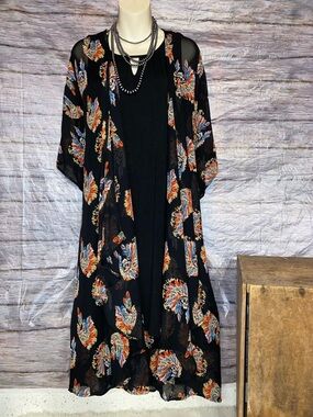 Turquoise Haven Skulk Print Long Kimono Top